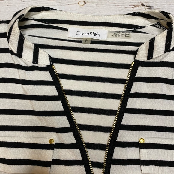 Calvin Klein Striped Top, sz small, black & white - Picture 3 of 7
